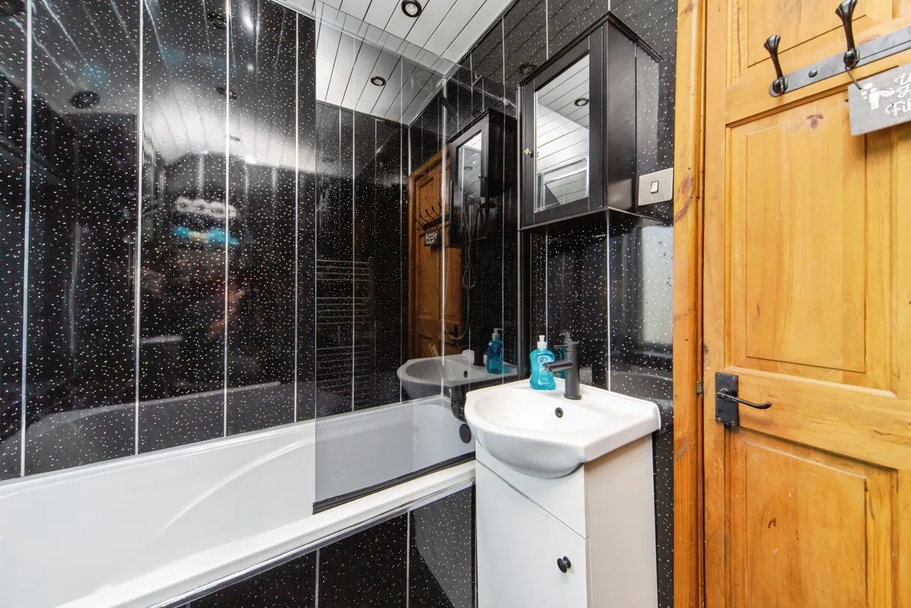 Sandfield Road, Upton, CH49, photo 14