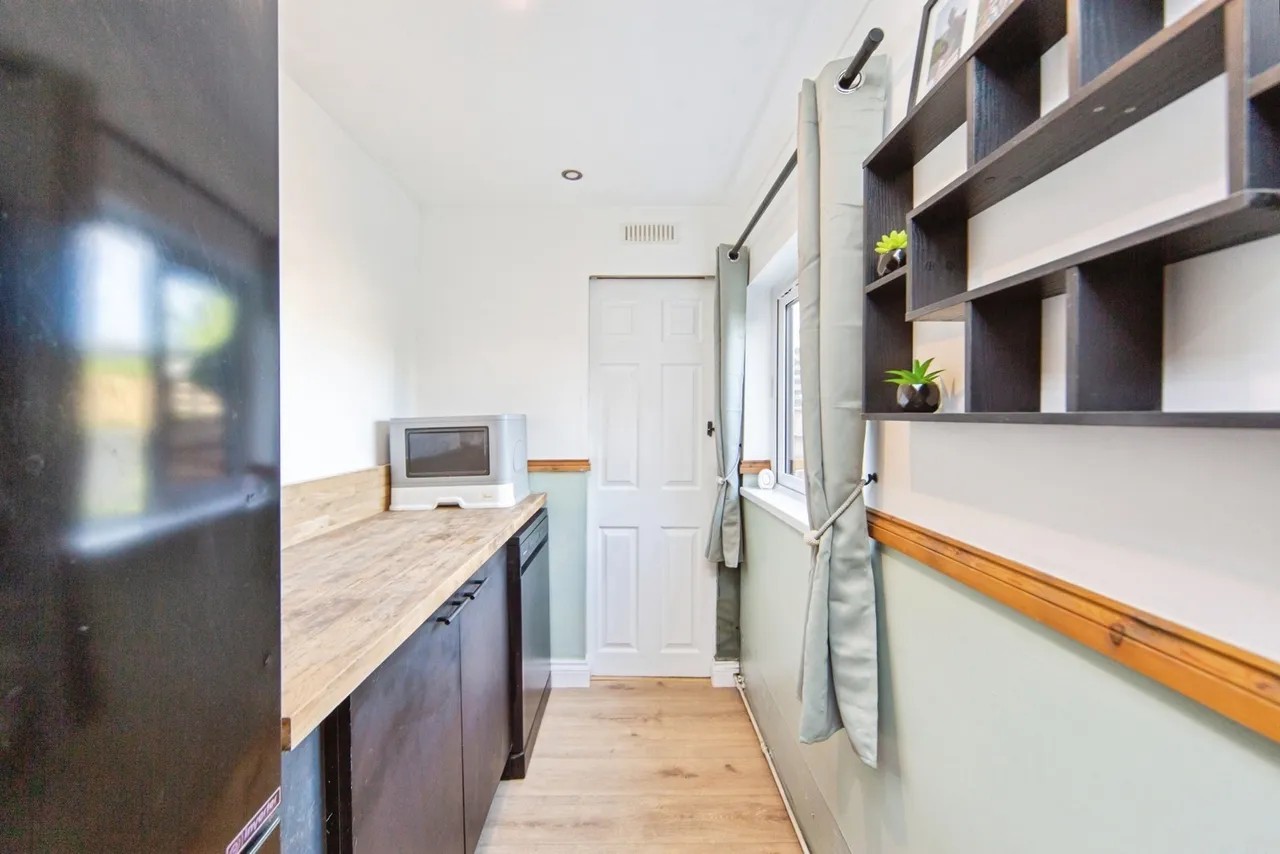 Sandfield Road, Upton, CH49, photo 8