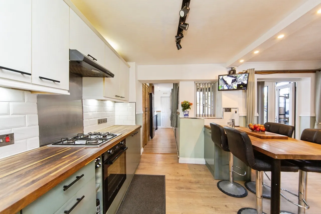Sandfield Road, Upton, CH49, photo 5