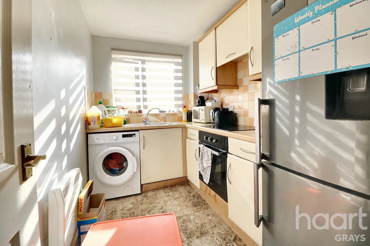 Dock Road, Tilbury, RM18, photo 5