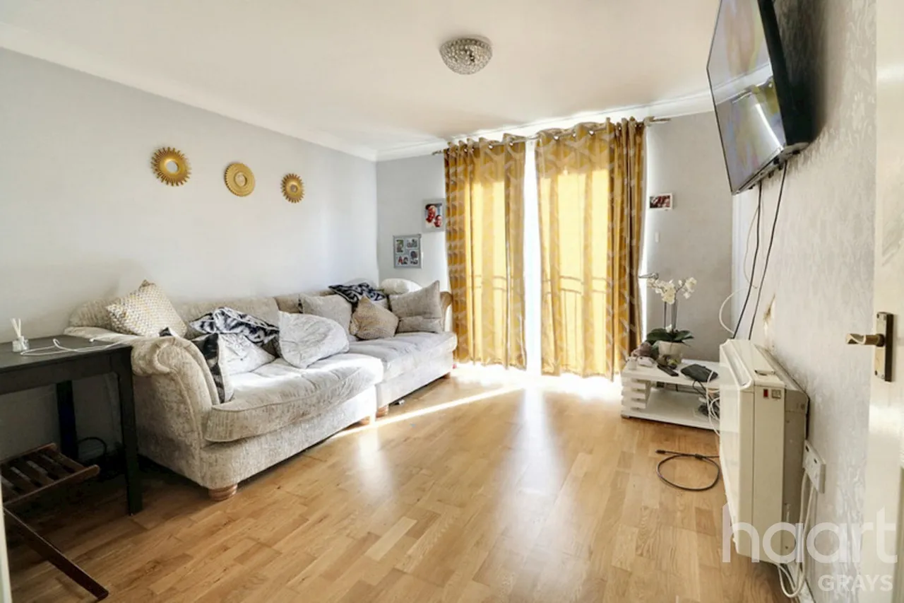 Dock Road, Tilbury, RM18, photo 3