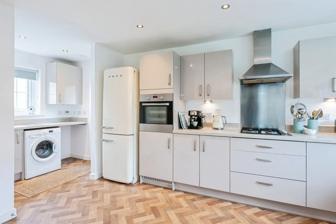 Albion Crescent, Corsham, SN13, photo 7