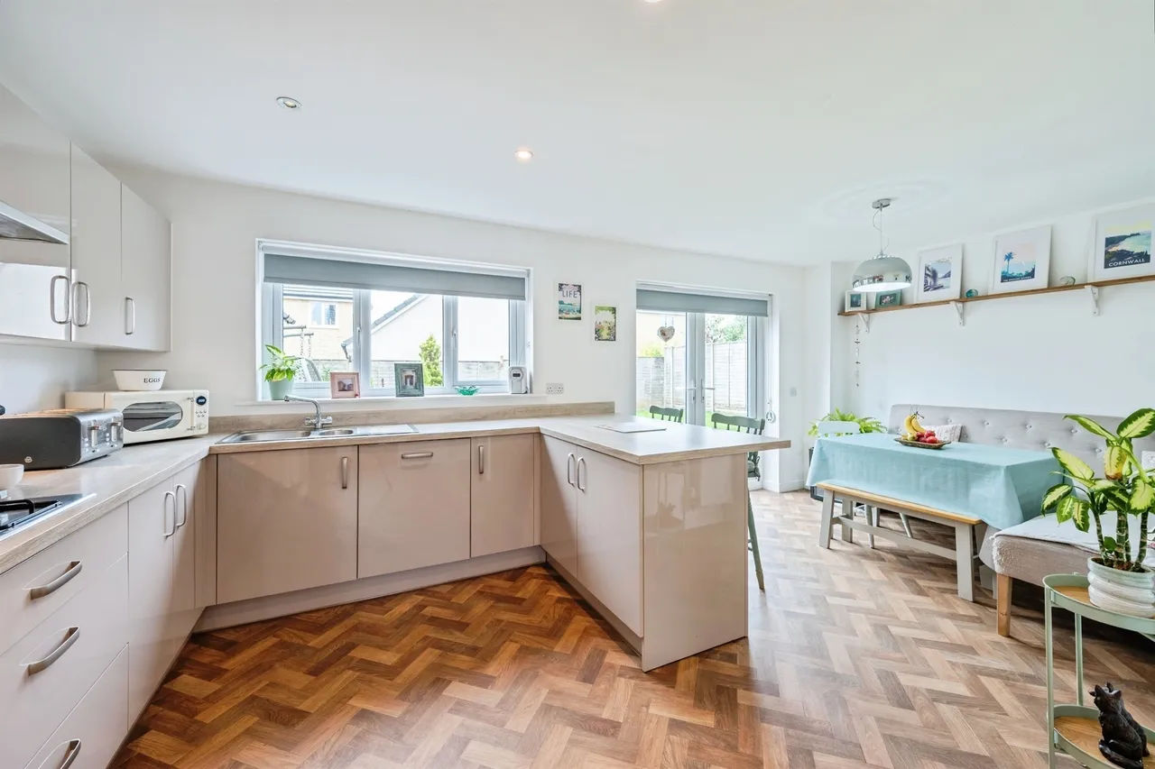Albion Crescent, Corsham, SN13, photo 3