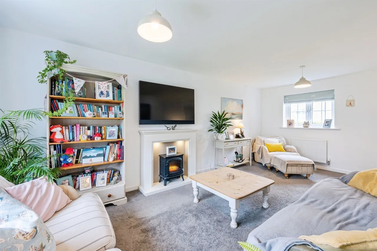 Albion Crescent, Corsham, SN13, photo 8