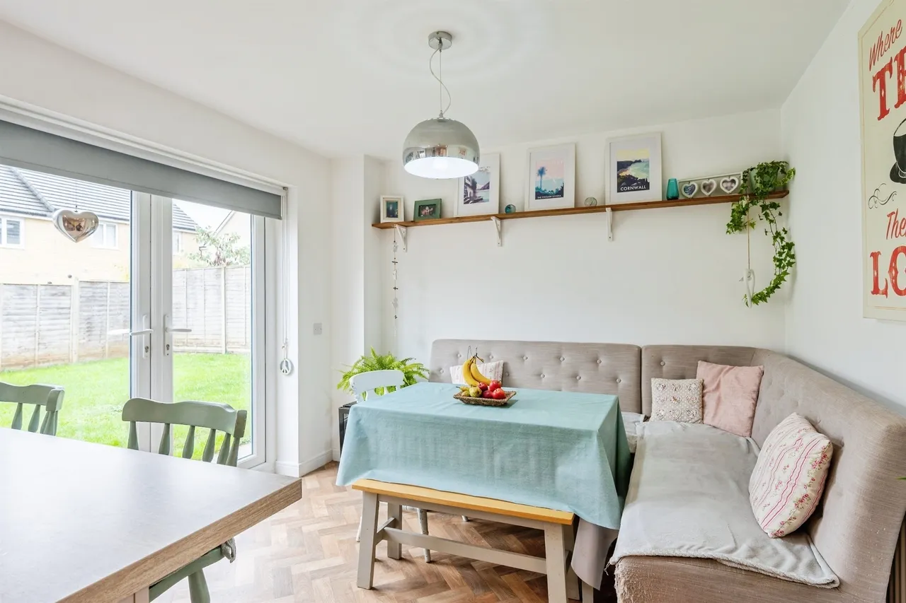 Albion Crescent, Corsham, SN13, photo 6