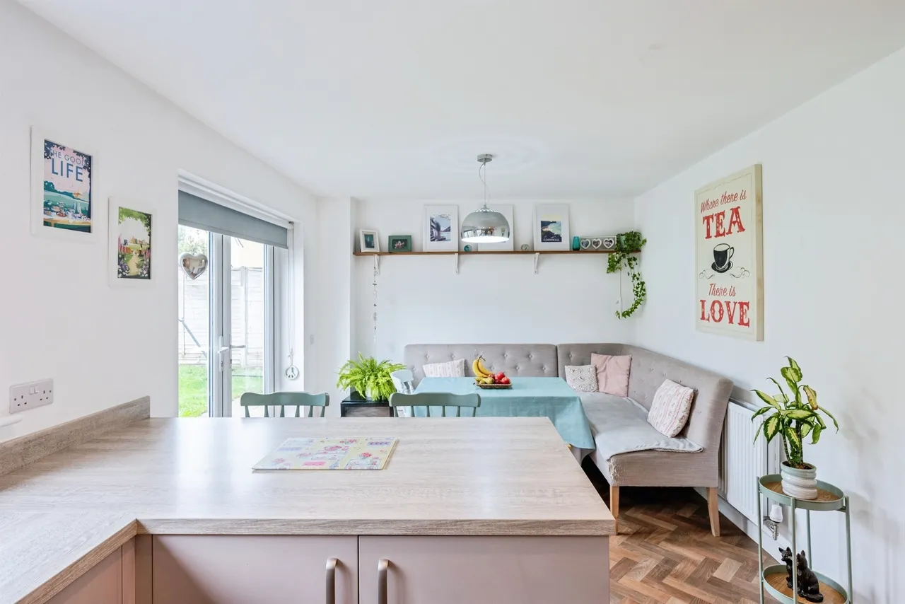 Albion Crescent, Corsham, SN13, photo 5