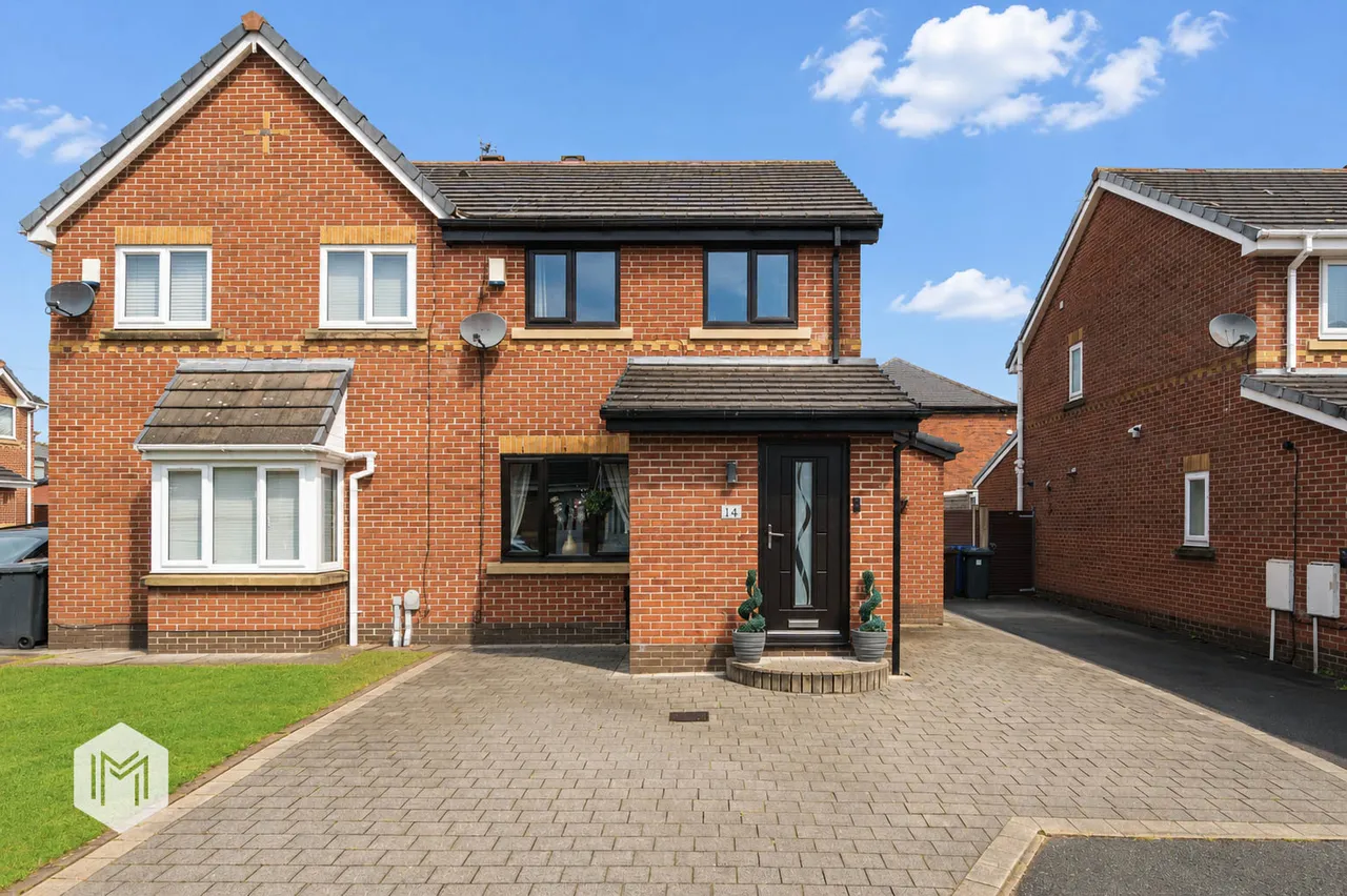 3 bed house for sale — Alder Close, Bury, BL8 2PT