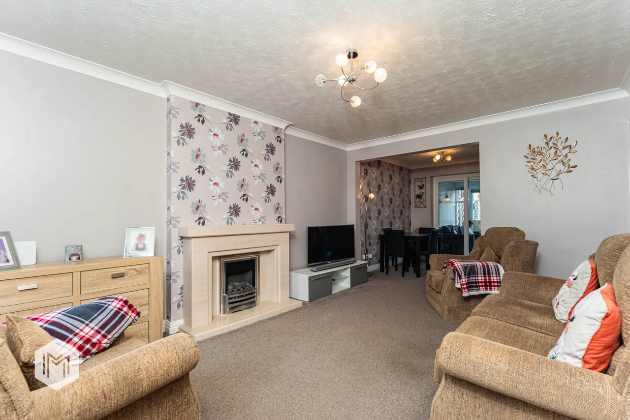 Alder Close, Bury, BL8 2PT, photo 2