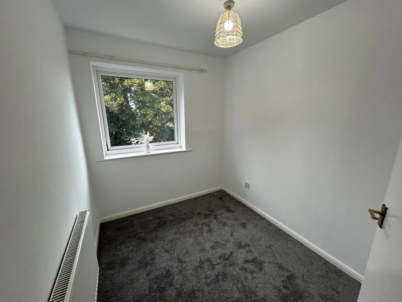 Loughton Grove, Halesowen, B63, photo 8