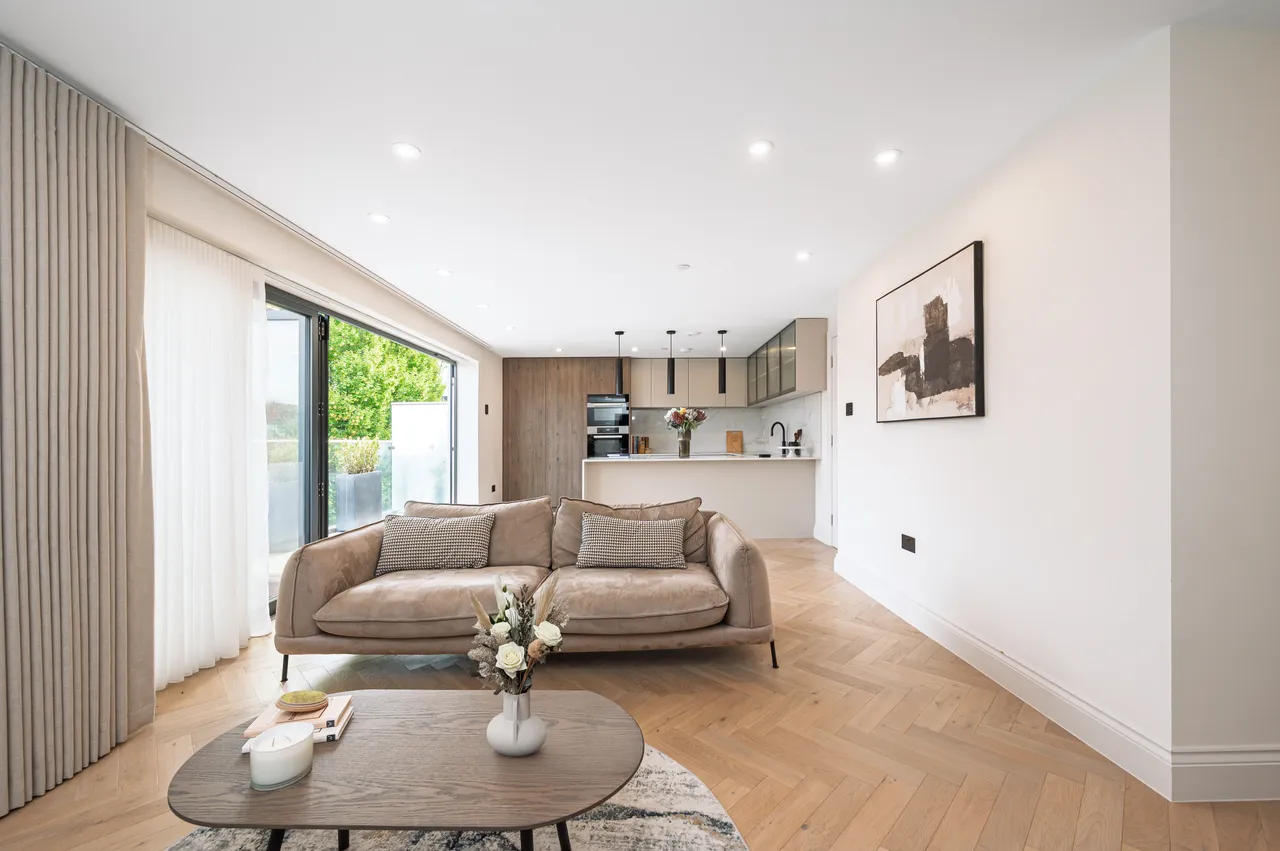 Flat 7, Luxley House, London, photo 8