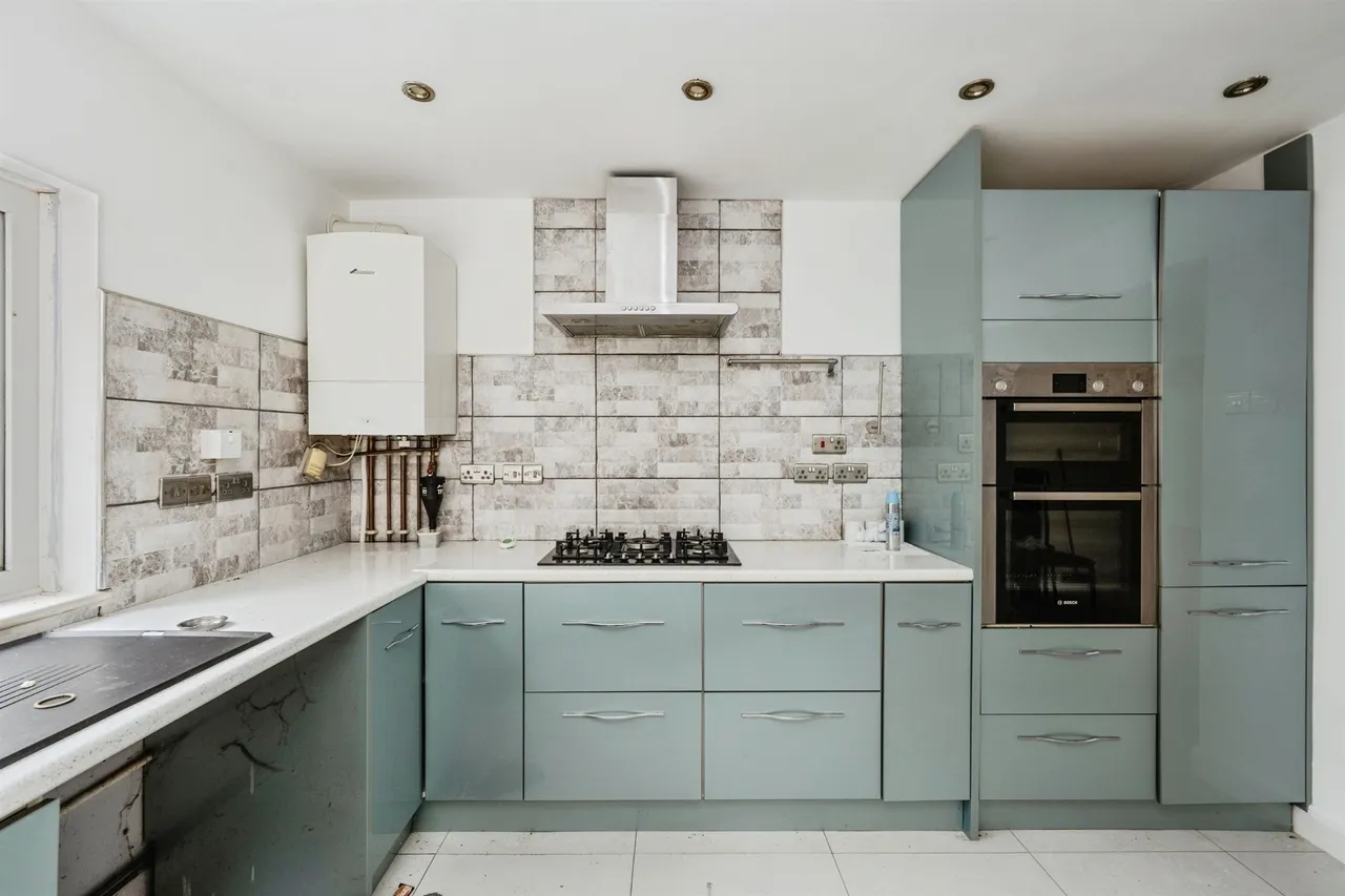 Parc Avenue, Swansea, SA6, photo 8