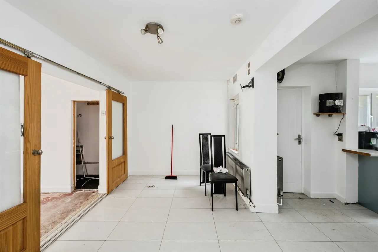Parc Avenue, Swansea, SA6, photo 5