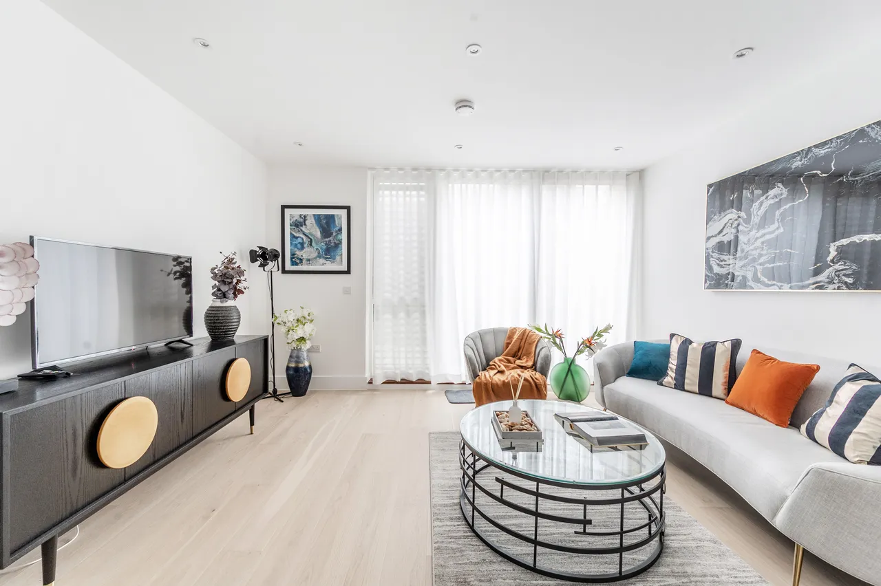 3 bed house to rent — 1 Brentwater Terrace, Westminster Road, LONDON