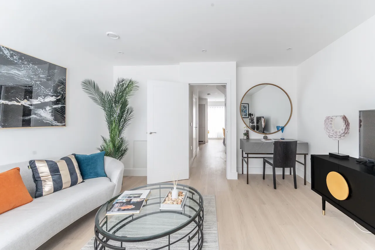 1 Brentwater Terrace, Westminster Road, LONDON, photo 11