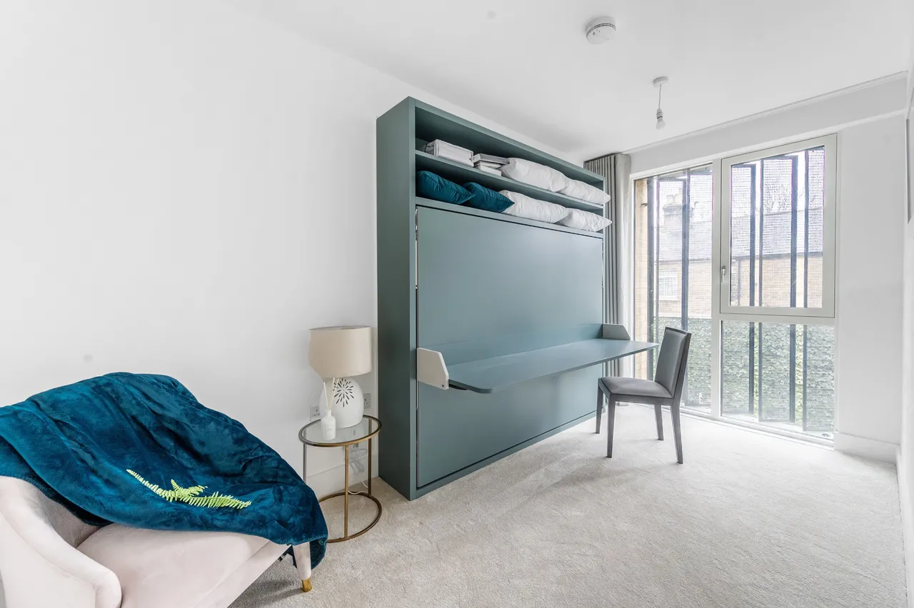 1 Brentwater Terrace, Westminster Road, LONDON, photo 5