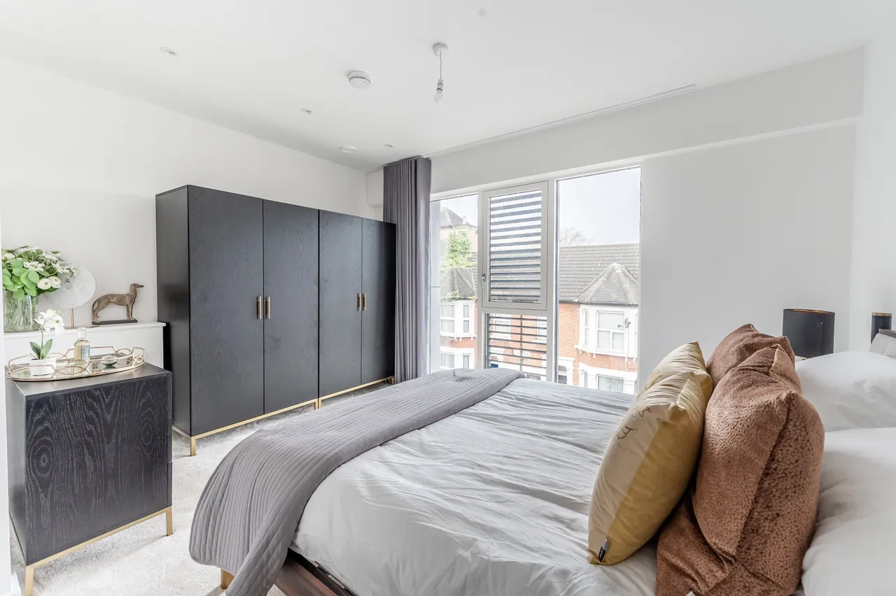 1 Brentwater Terrace, Westminster Road, LONDON, photo 3