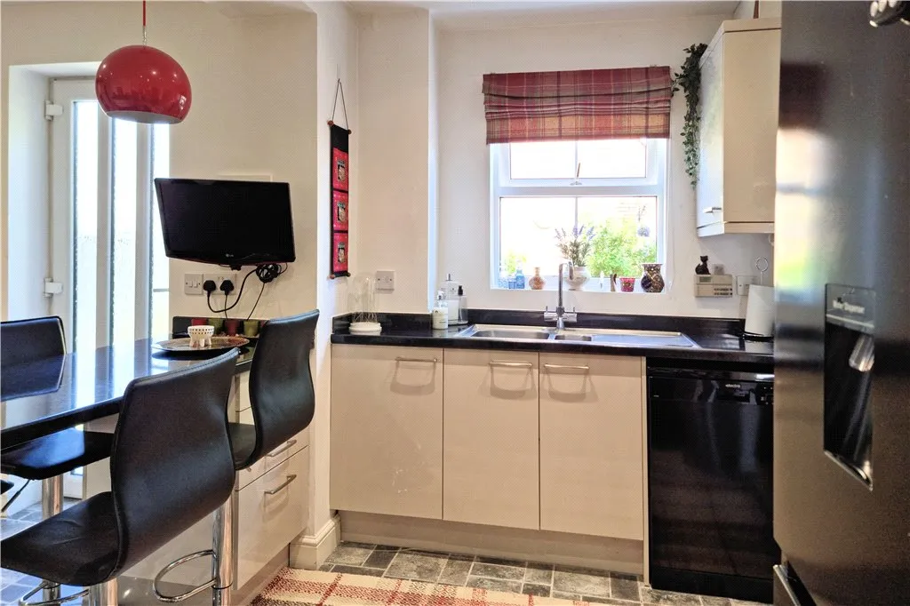 Brushfield Way, Knaphill, GU21, photo 11