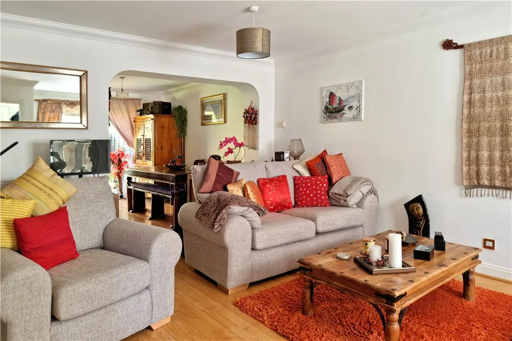 Brushfield Way, Knaphill, GU21, photo 2
