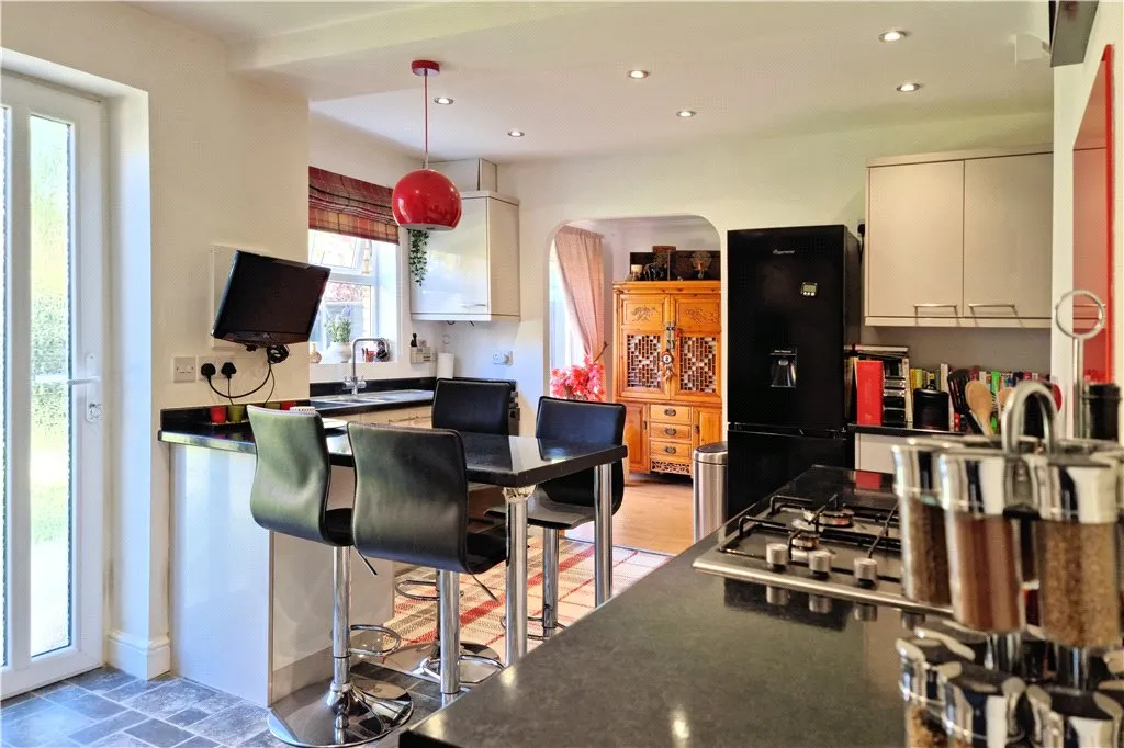 Brushfield Way, Knaphill, GU21, photo 4