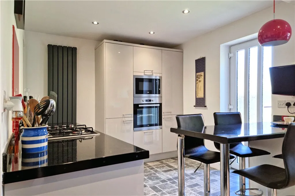 Brushfield Way, Knaphill, GU21, photo 13