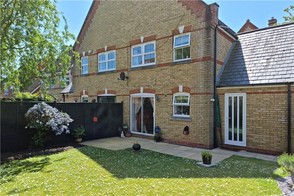 Brushfield Way, Knaphill, GU21, photo 8