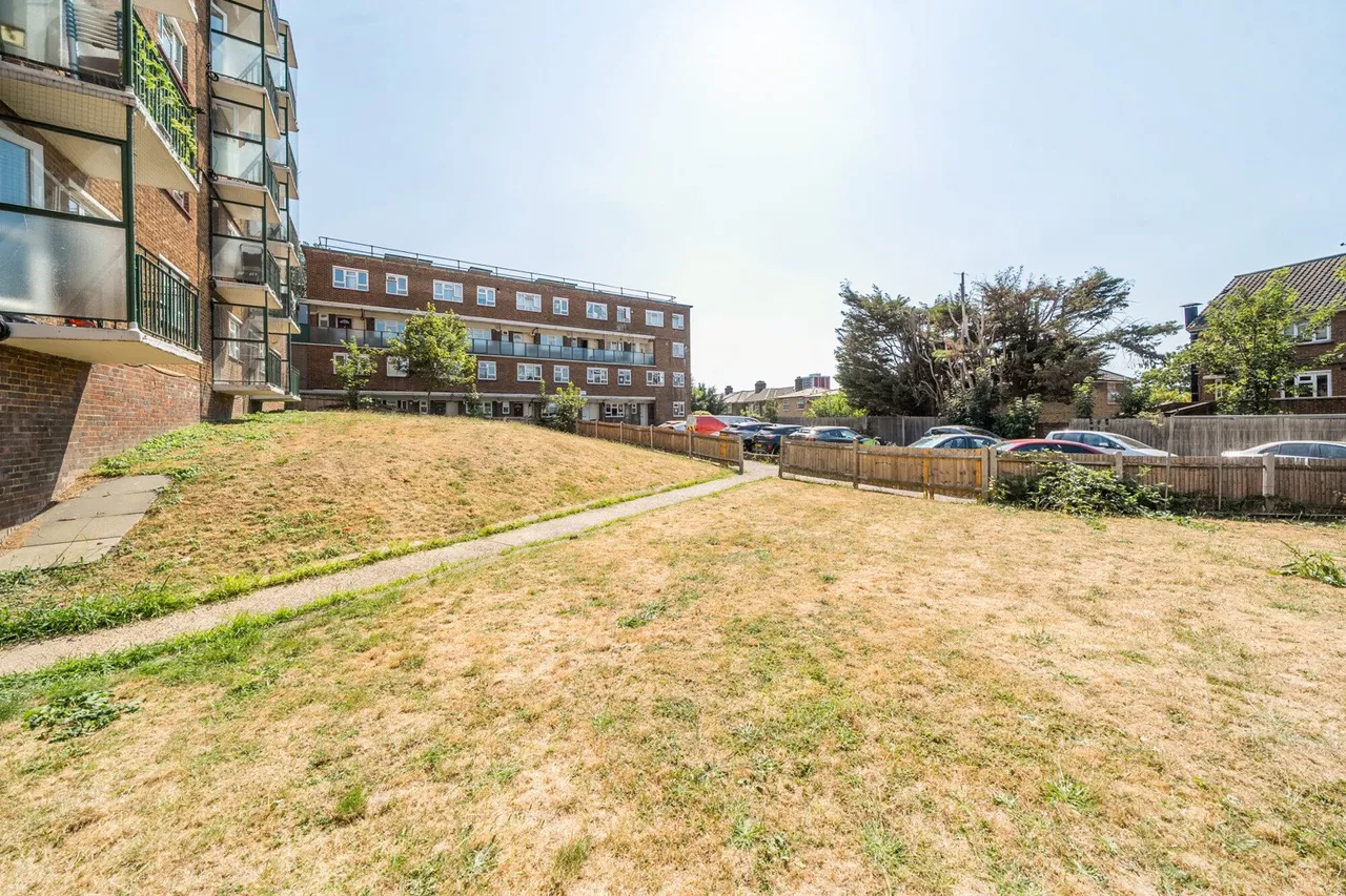 Hither Green Lane, SE13, photo 3