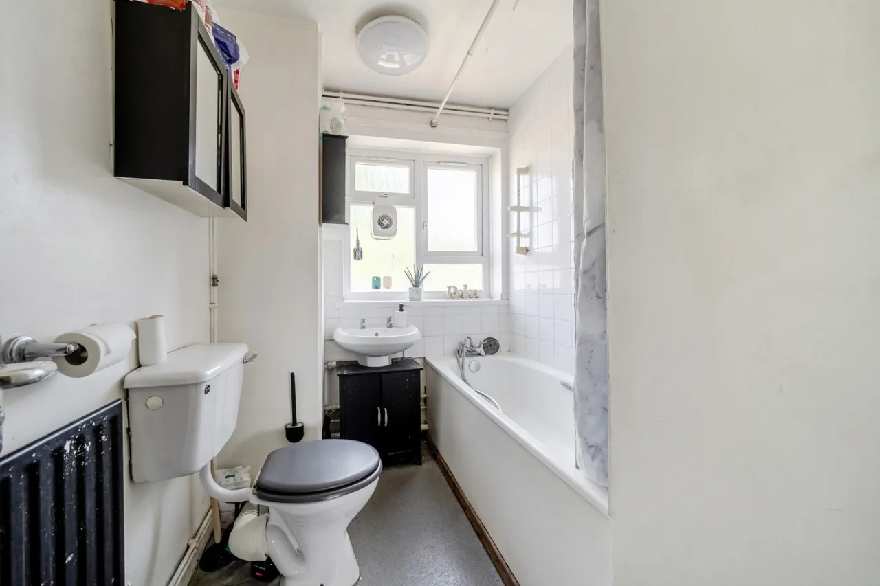 Hither Green Lane, SE13, photo 8