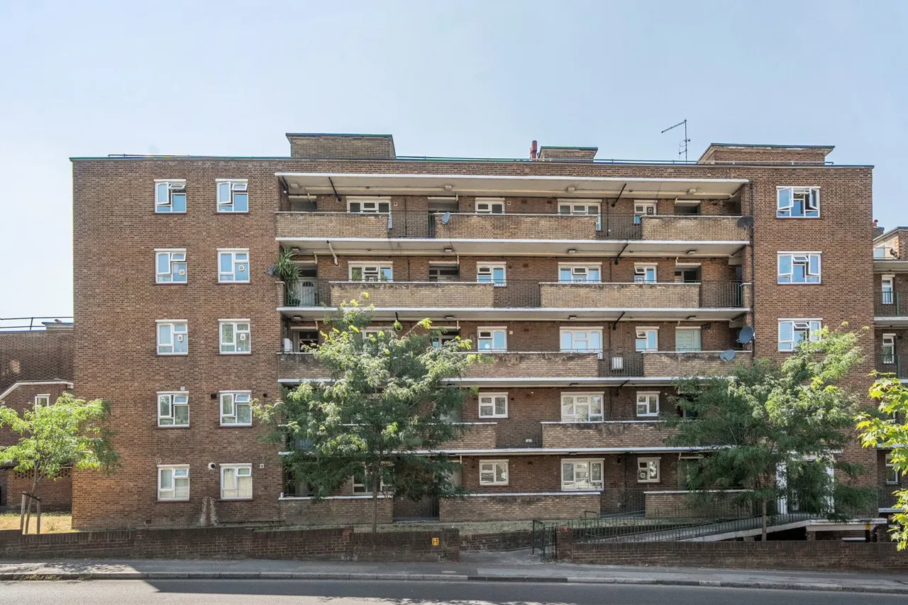 2 bed flat for sale — Hither Green Lane, SE13