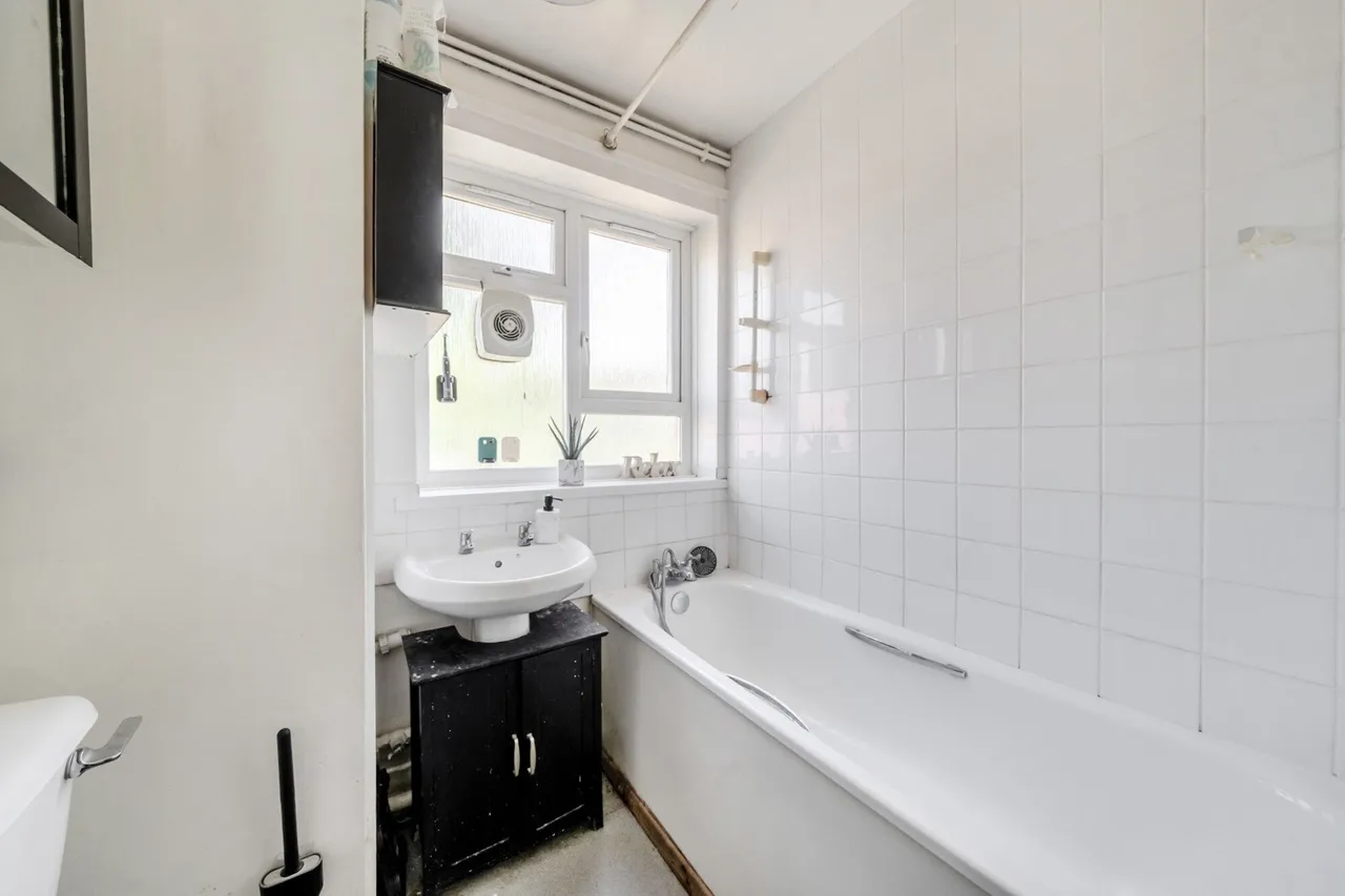 Hither Green Lane, SE13, photo 6