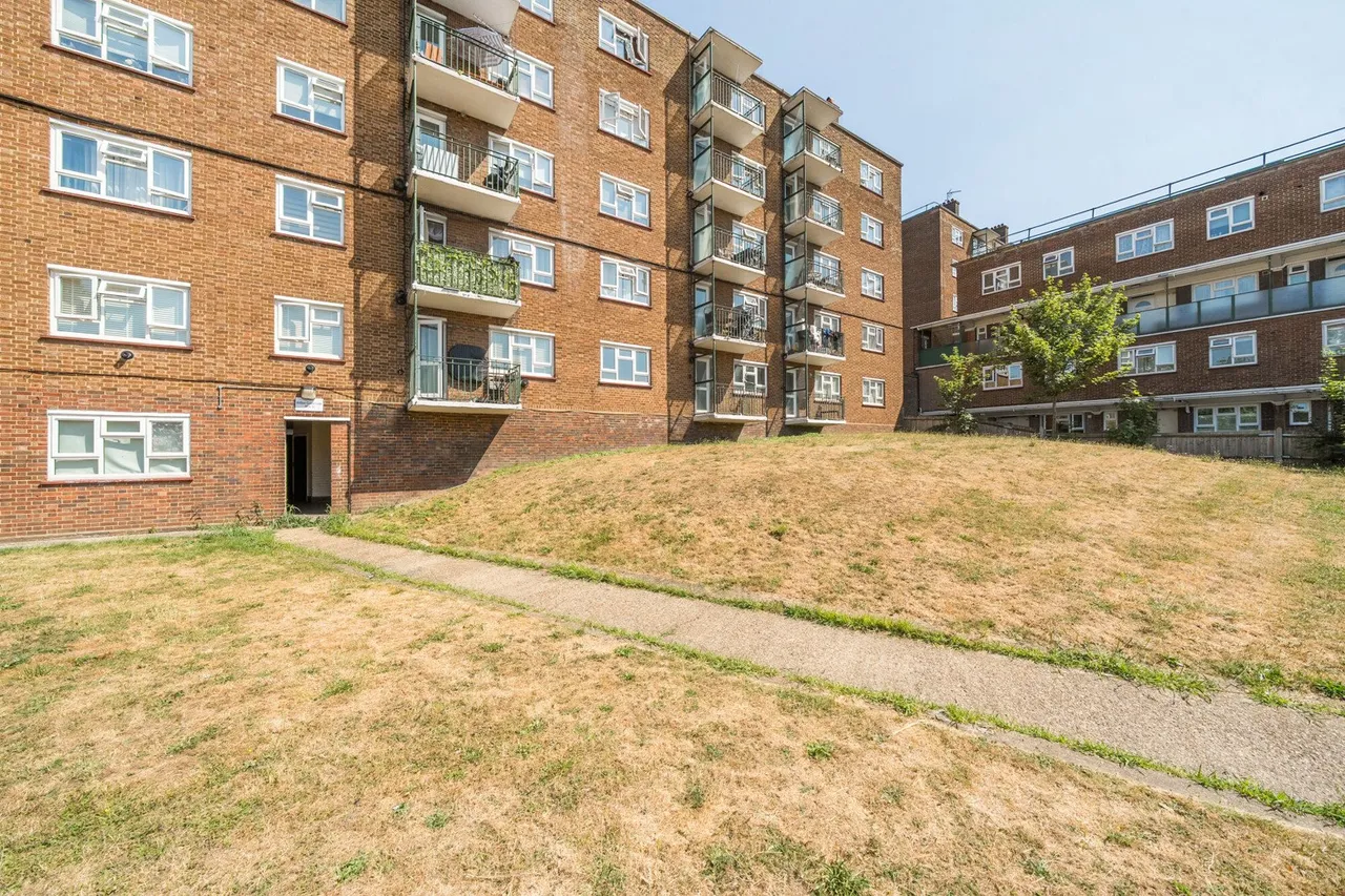 Hither Green Lane, SE13, photo 12