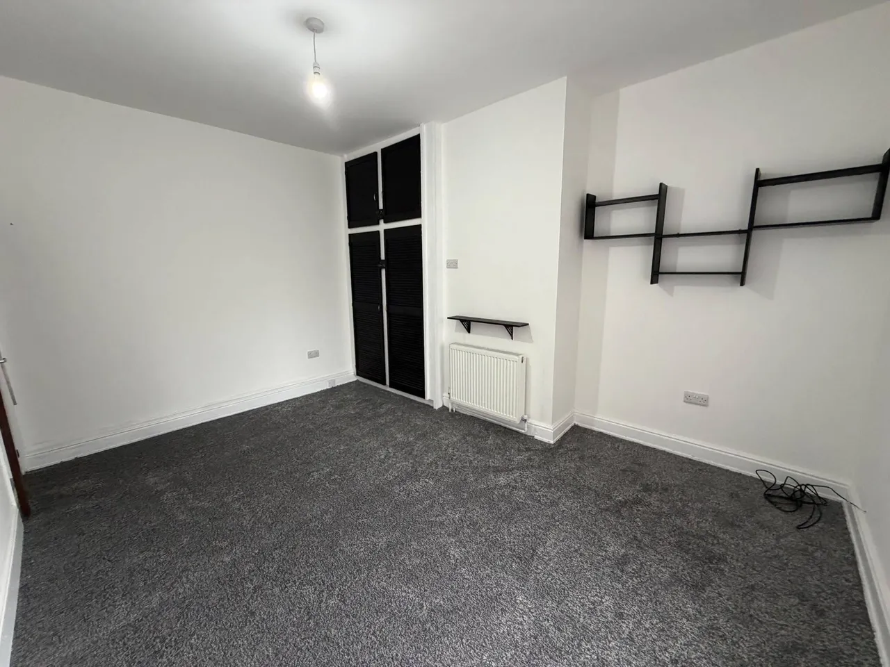 Blackmoorfoot Road, Crosland Moor, Huddersfield, photo 8