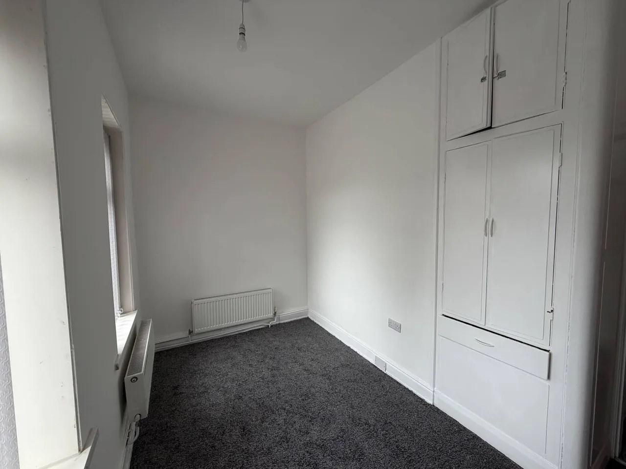 Blackmoorfoot Road, Crosland Moor, Huddersfield, photo 11