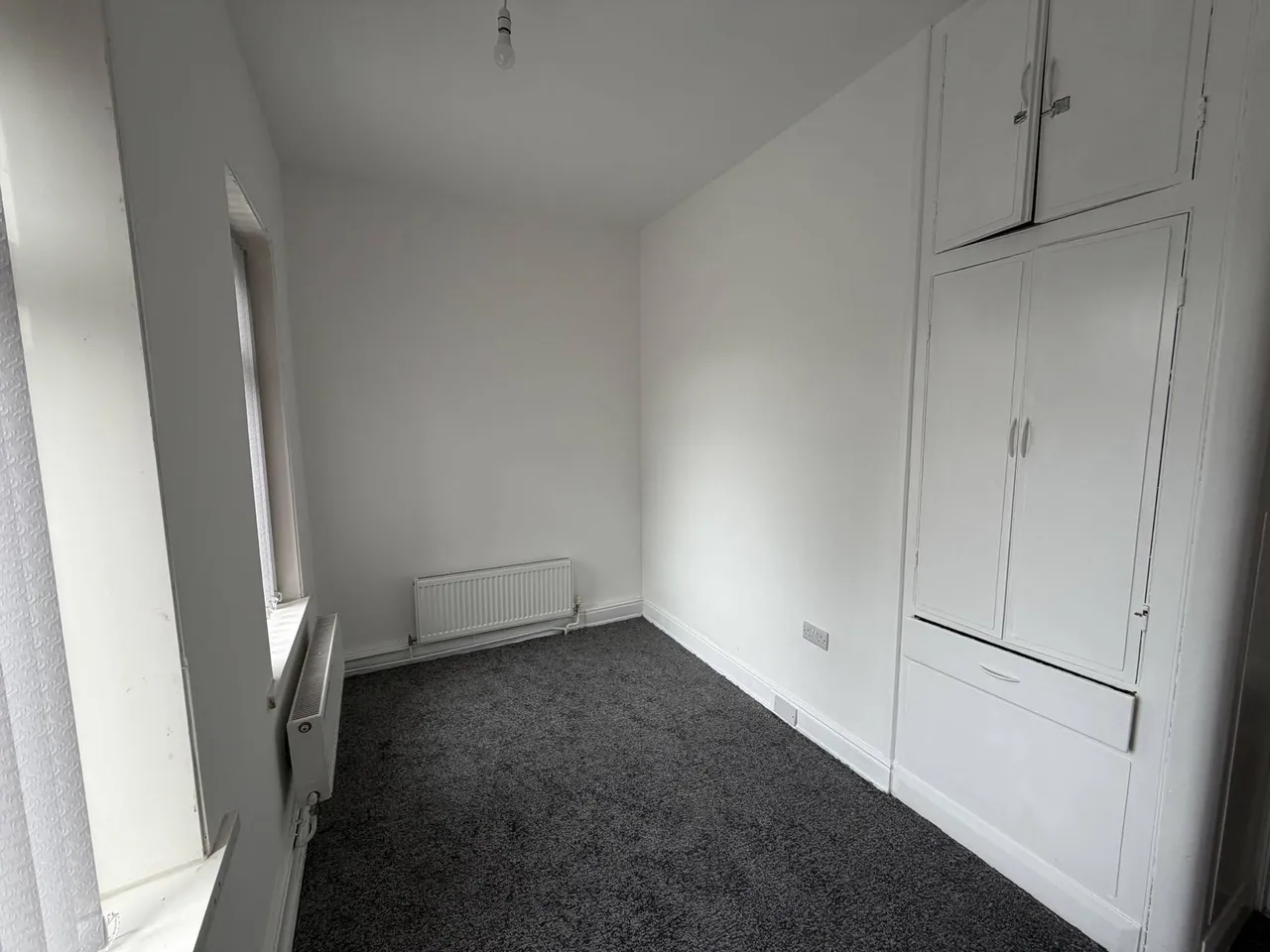 Blackmoorfoot Road, Crosland Moor, Huddersfield, photo 6