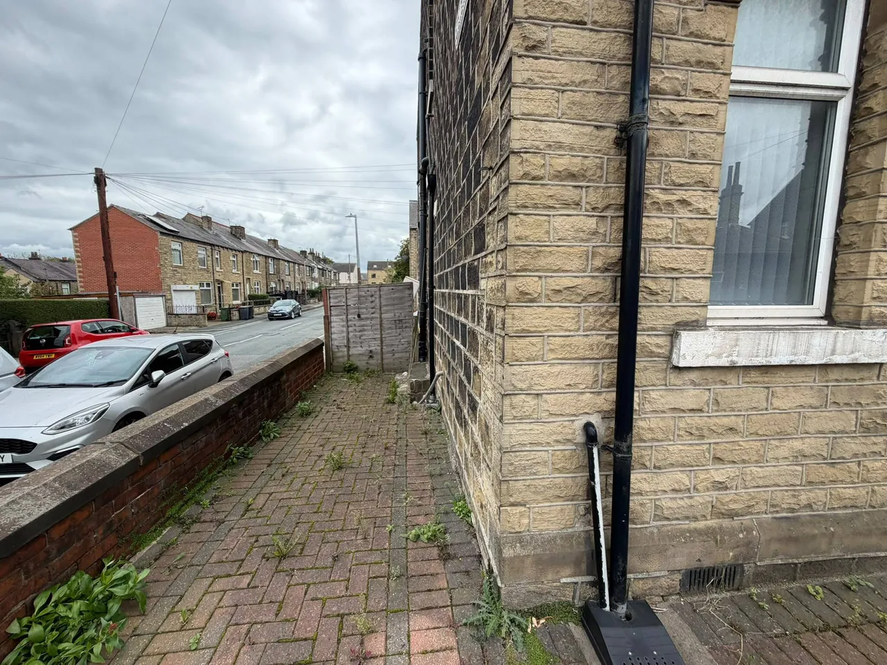 Blackmoorfoot Road, Crosland Moor, Huddersfield, photo 9