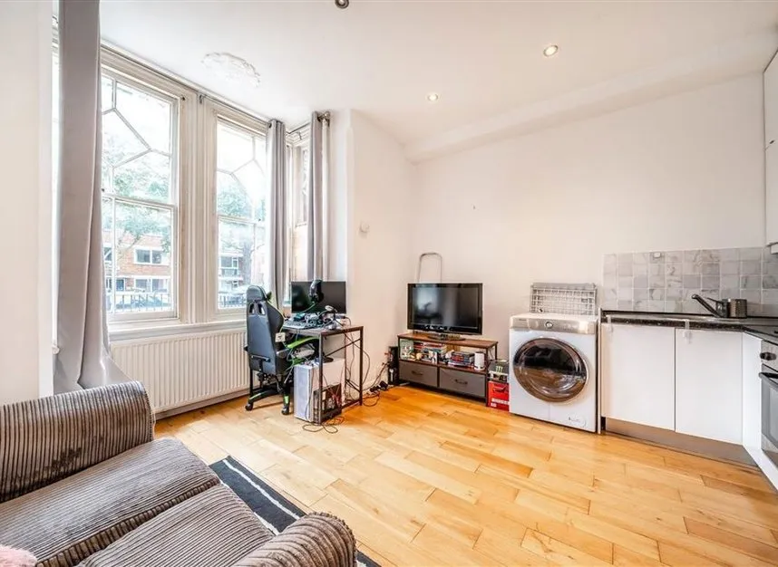 Waldegrave Road, Teddington, TW11, photo 2