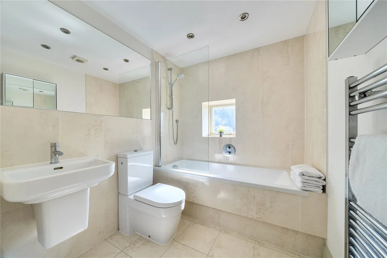 Swindon Road, Avebury, Marlborough, Wiltshire, SN8 1RH, photo 8