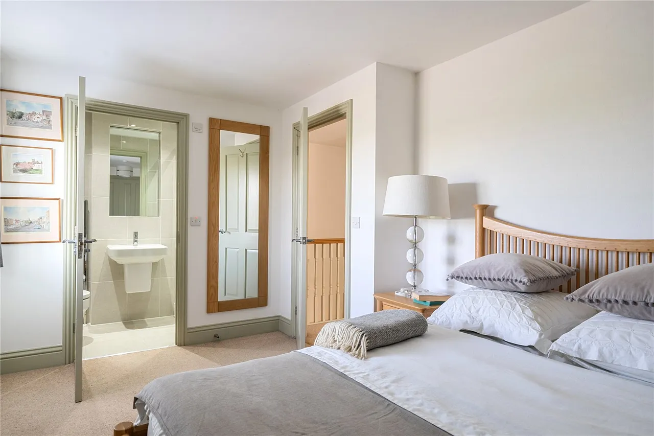 Swindon Road, Avebury, Marlborough, Wiltshire, SN8 1RH, photo 7
