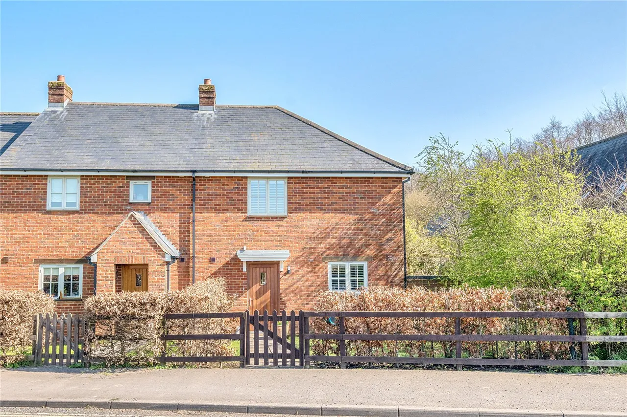 3 bed house for sale — Swindon Road, Avebury, Marlborough, Wiltshire, SN8 1RH