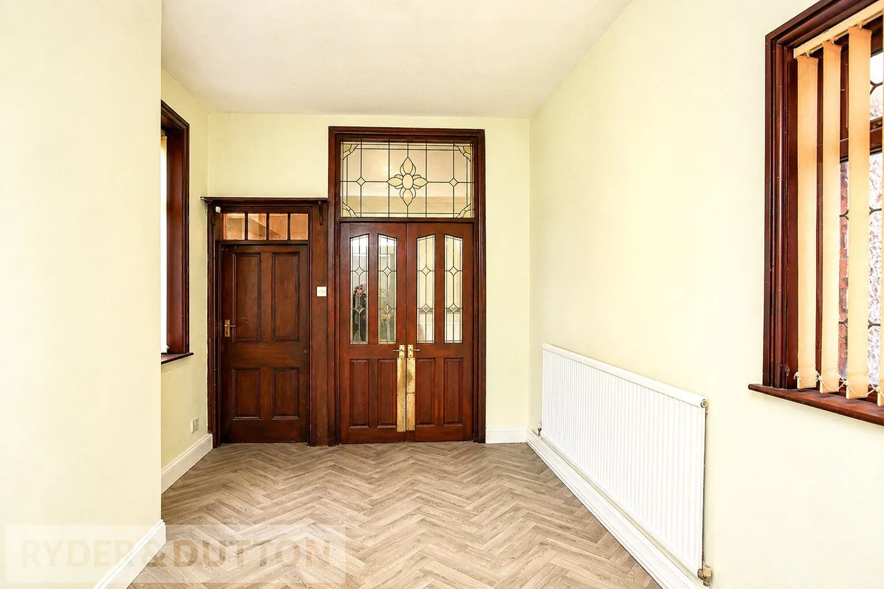 St. James Terrace, Heywood, OL10, photo 4