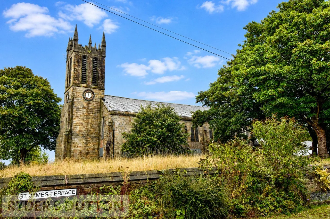 St. James Terrace, Heywood, OL10, photo 12