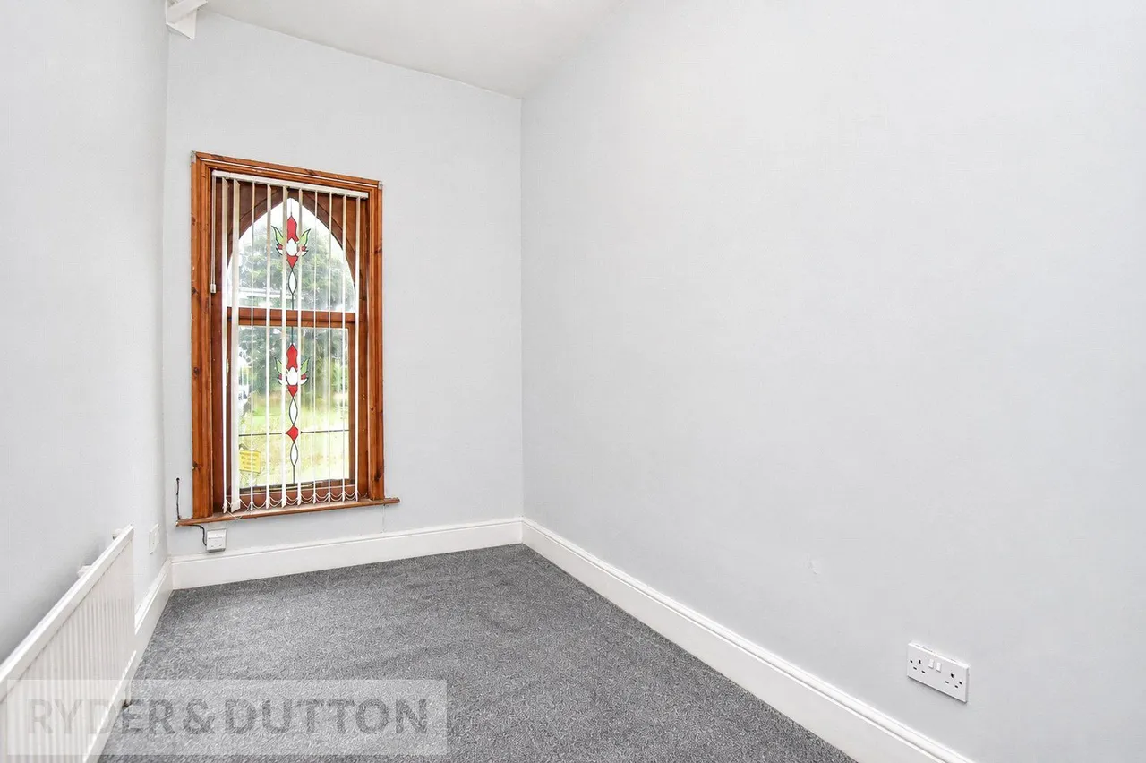 St. James Terrace, Heywood, OL10, photo 9