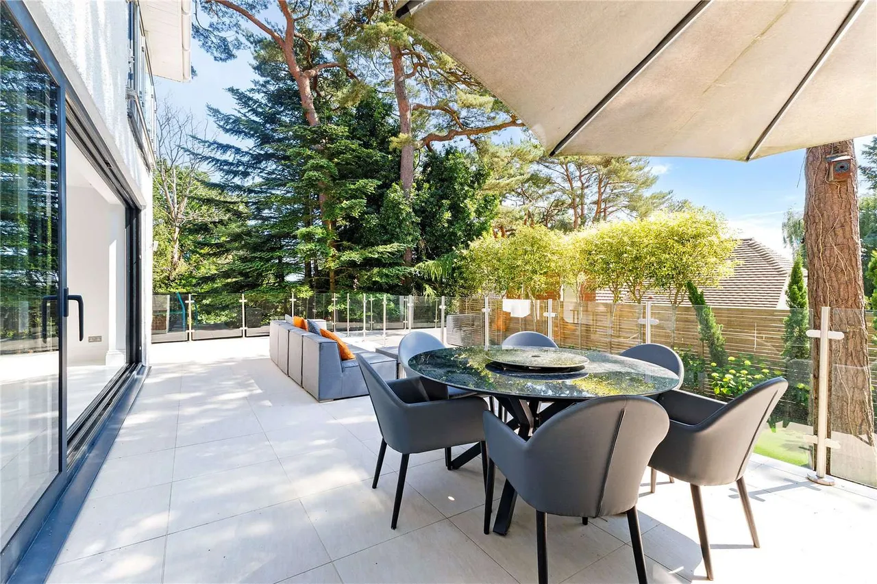 Branksome Hill Road, Bournemouth, Dorset, BH4 9LD, photo 3