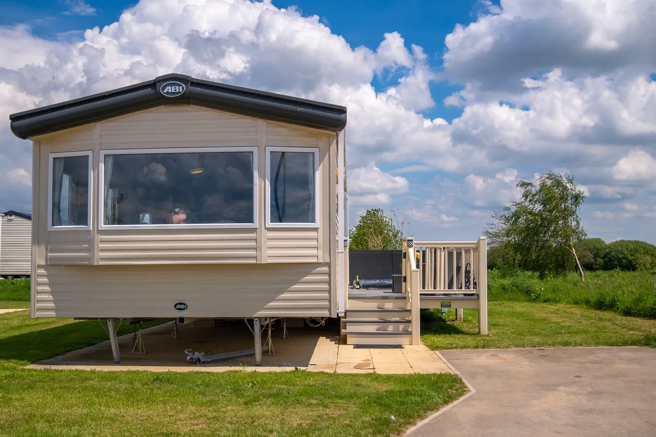 3 bed park home for sale — Sleaford Road, Tattershall, Lincoln