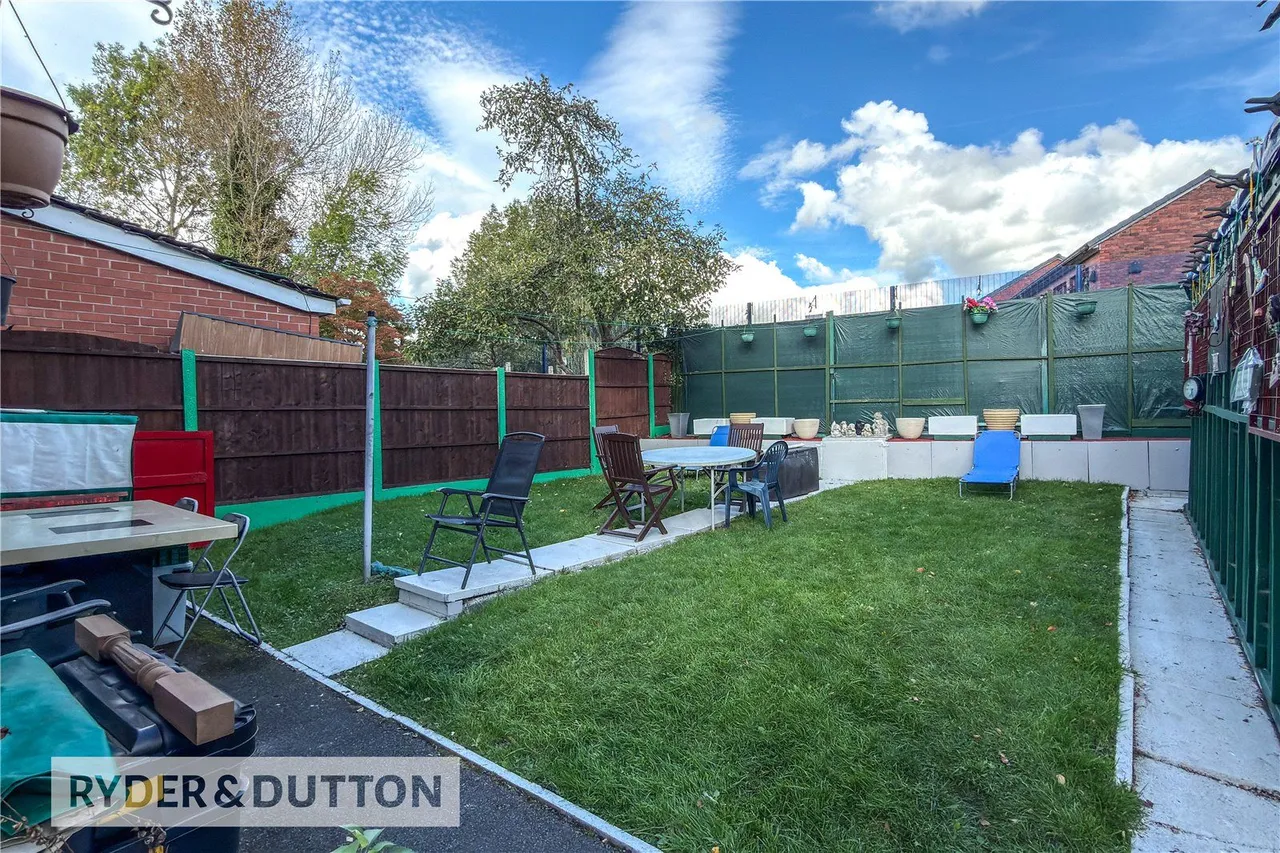 Broadway, New Moston, M40, photo 8