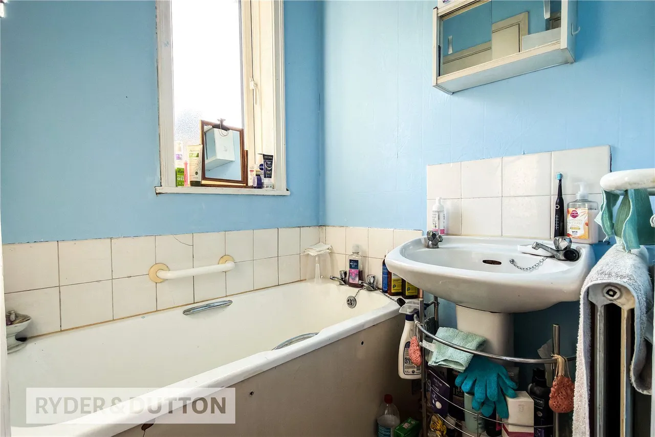 Broadway, New Moston, M40, photo 16