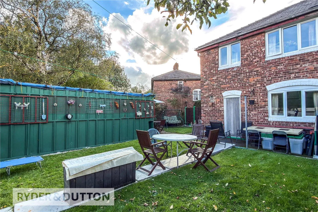 Broadway, New Moston, M40, photo 9
