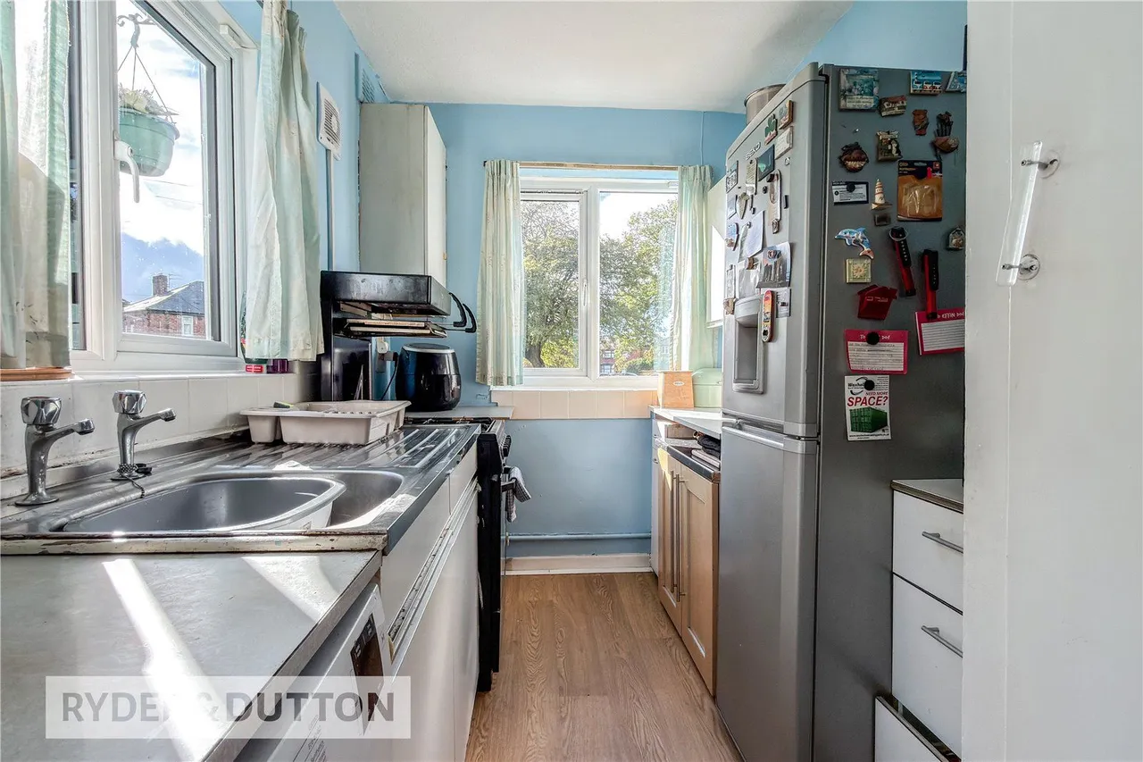 Broadway, New Moston, M40, photo 5
