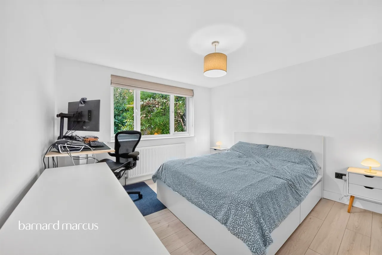 Friern Park, London, N12, photo 5