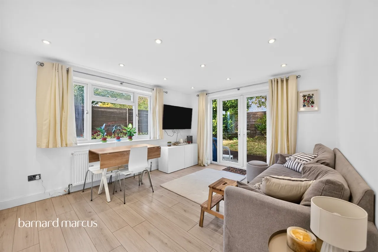 Friern Park, London, N12, photo 9