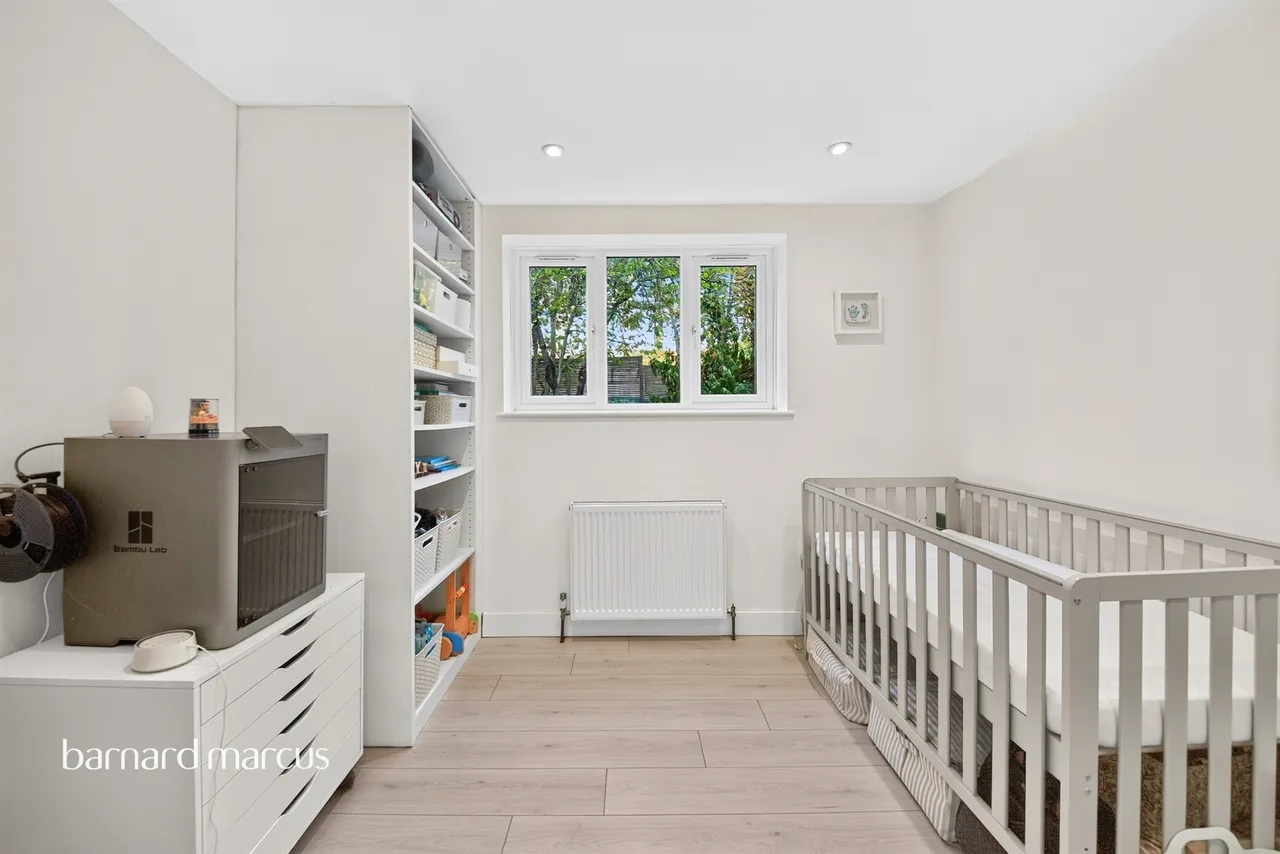 Friern Park, London, N12, photo 7